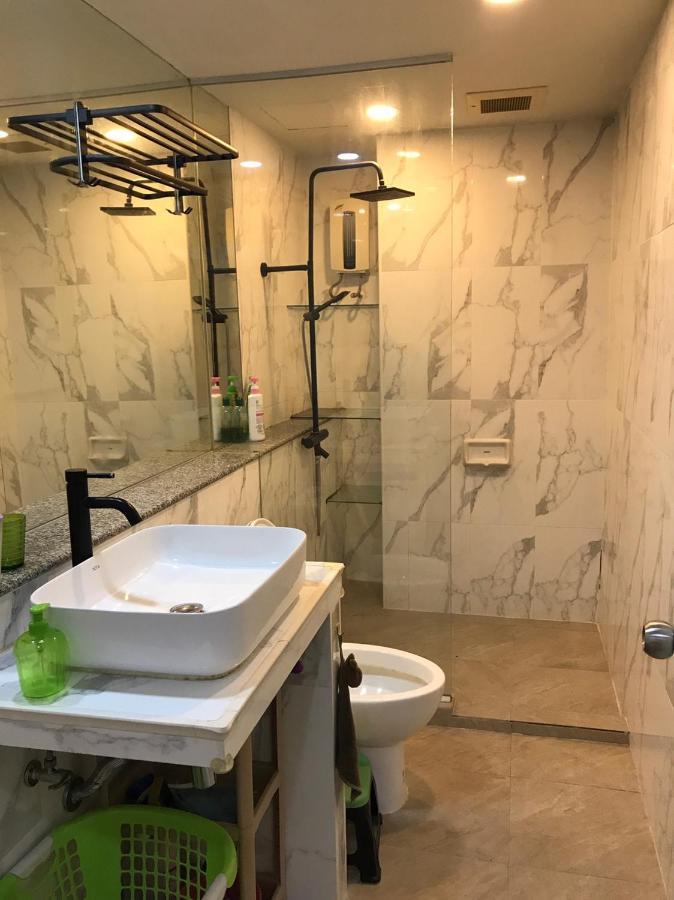 溫馨小屋 Бангкок Экстерьер фото