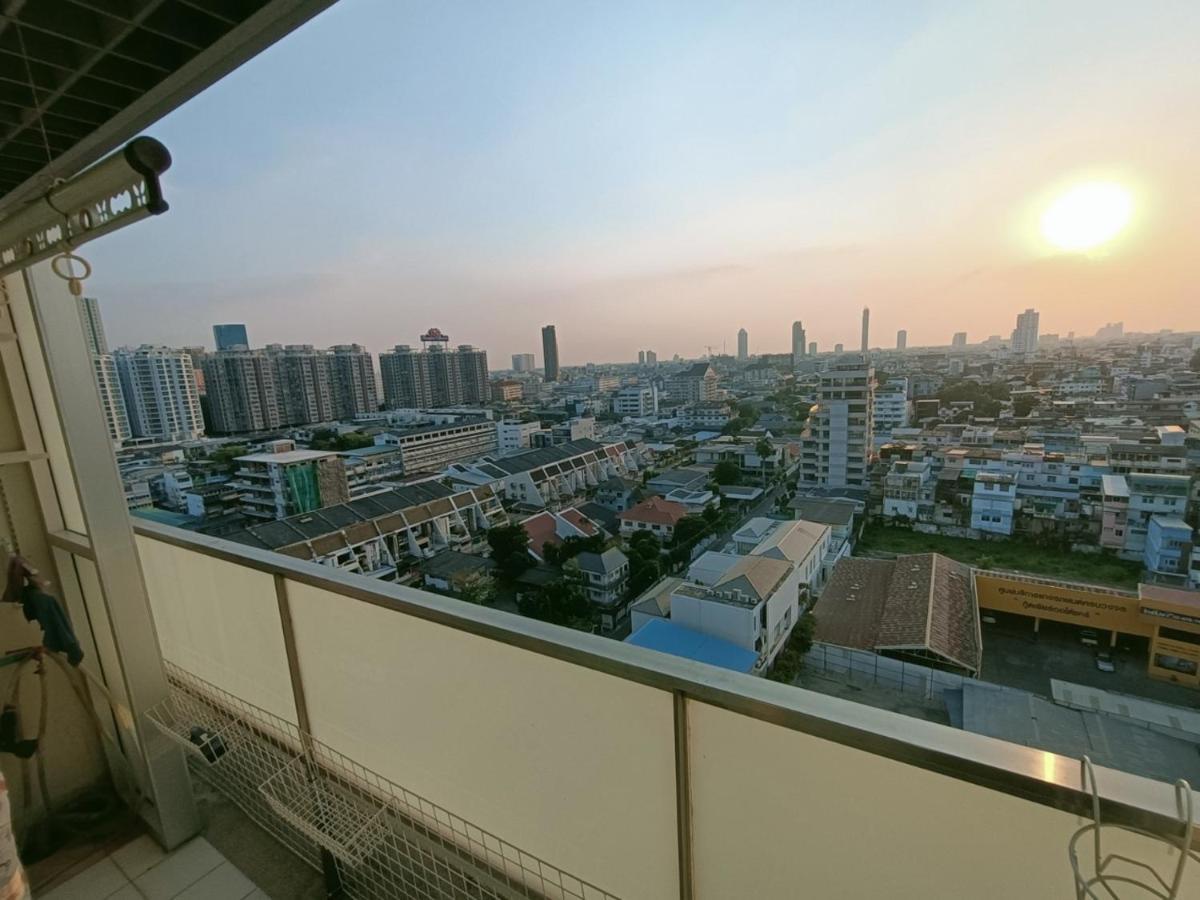 溫馨小屋 Бангкок Экстерьер фото