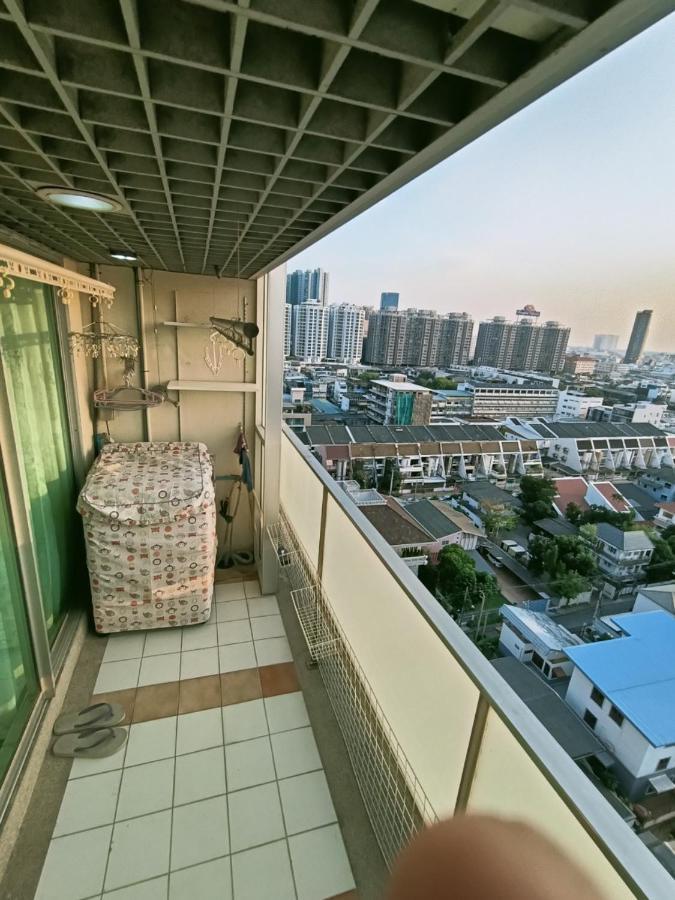 溫馨小屋 Бангкок Экстерьер фото