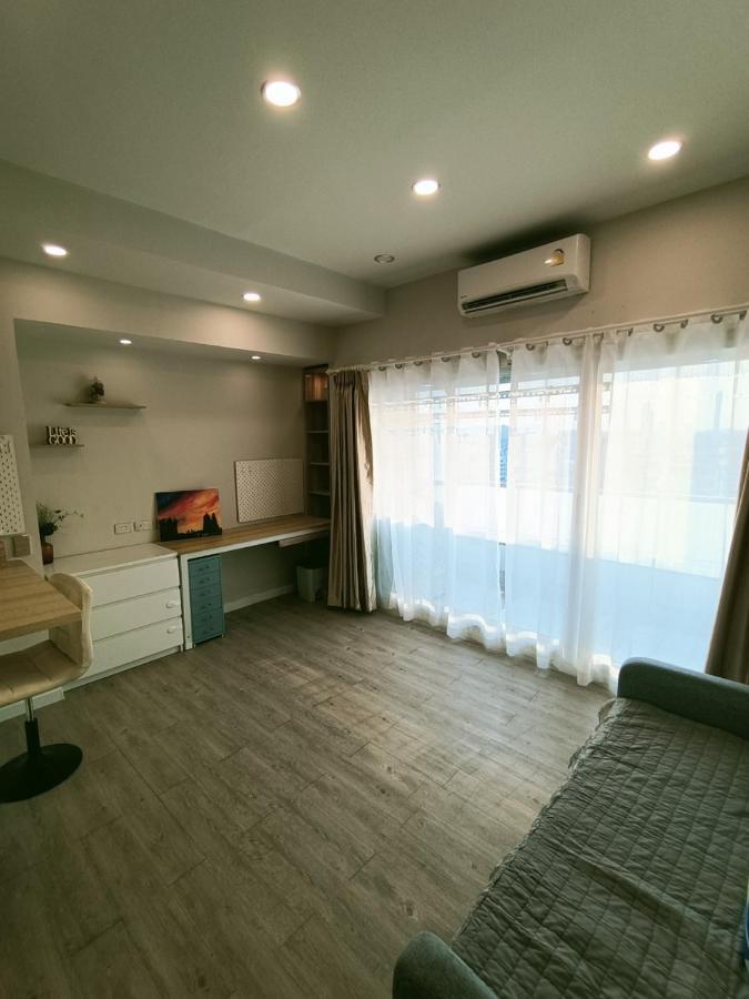 溫馨小屋 Бангкок Экстерьер фото